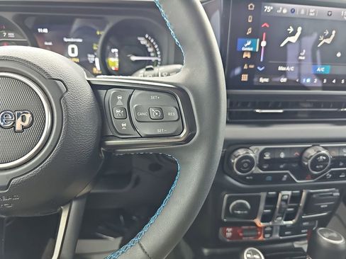 Used 2024 Jeep Wrangler Unlimited Rubicon 4xe w/ Technology Group image 21