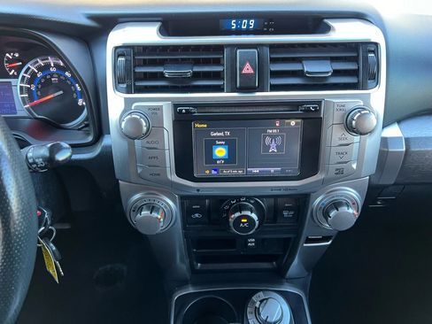 Used 2017 Toyota 4Runner SR5 AWD/4WD image 35