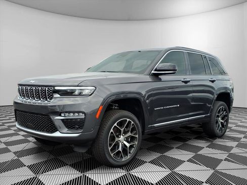 New 2025 Jeep Grand Cherokee Summit image 3