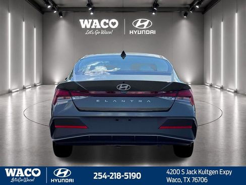Used 2026 Hyundai Elantra SE FWD image 8
