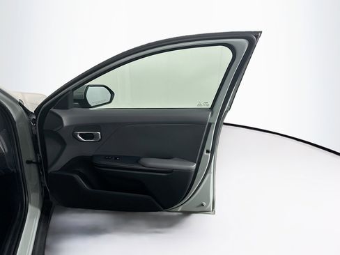 Used 2025 Kia K4 LXS FWD image 33