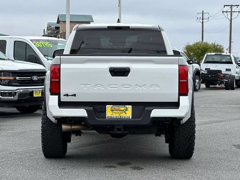 Used 2026 Toyota Tacoma TRD Off-Road AWD/4WD image 4