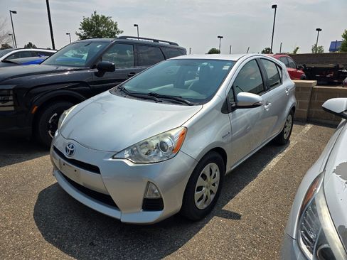 Used 2014 Toyota Prius C One FWD image 12