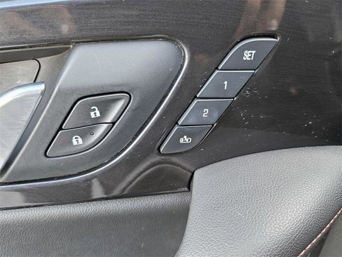 Used 2020 Chevrolet Blazer RS image 12