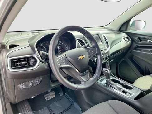 Used 2020 Chevrolet Equinox LT w/ Driver Convenience Package AWD/4WD image 9