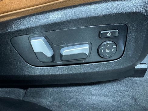 Used 2021 BMW X7 xDrive40i w/ Premium Package image 23