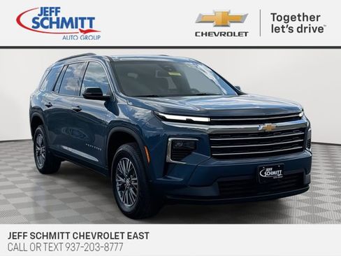 Certified 2026 Chevrolet Traverse LT FWD image 1