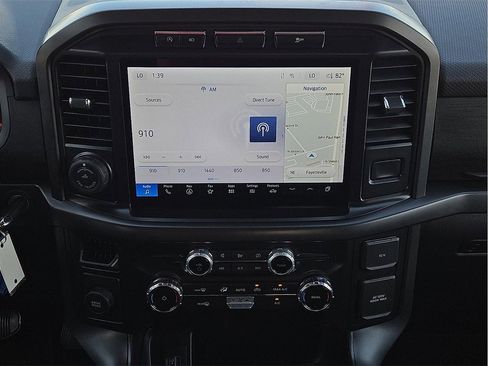Used 2024 Ford F150 XLT w/ XLT Black Appearance Package image 12