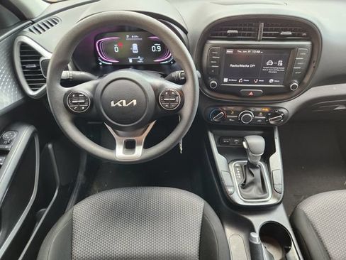 Used 2024 Kia Soul LX w/ Option Group 015 FWD image 27