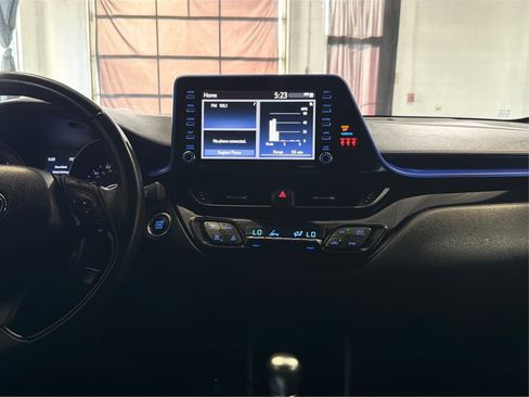 Used 2021 Toyota C-HR XLE FWD image 17
