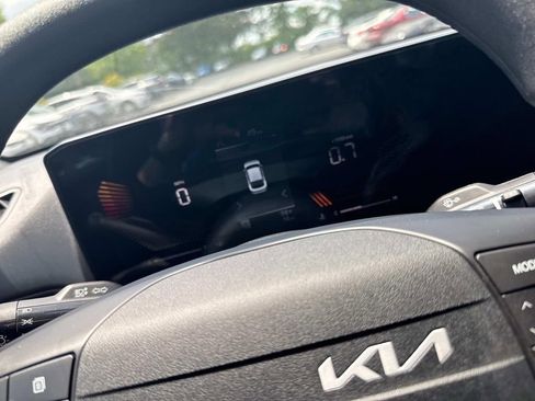 New 2025 Kia K4 LXS image 14