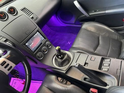 Used 2005 Nissan 350Z Touring image 17