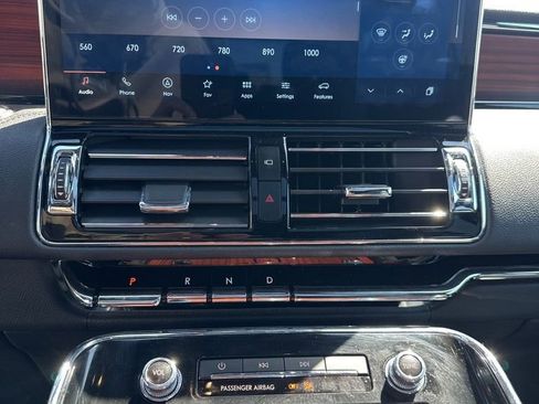 Used 2024 Lincoln Navigator Reserve image 14