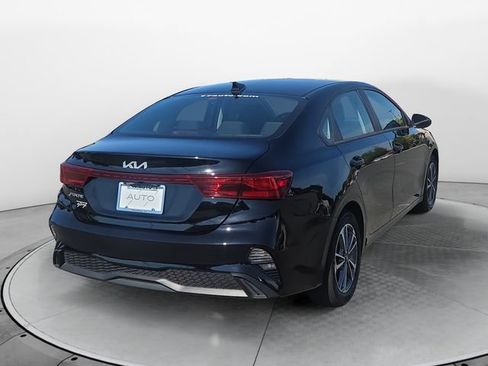 Used 2023 Kia Forte LXS FWD image 5