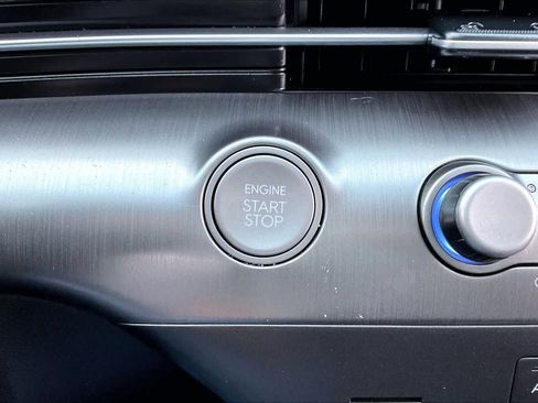 Used 2025 Hyundai Kona SEL FWD image 31