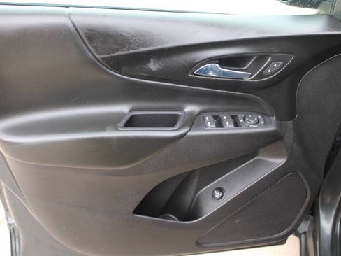 Used 2018 Chevrolet Equinox LT AWD/4WD image 18