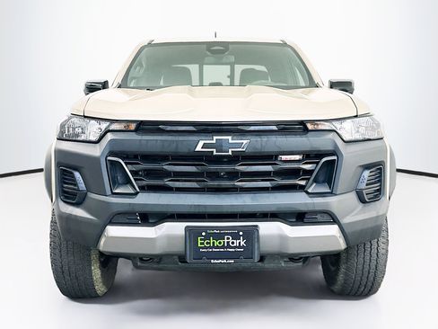 Used 2024 Chevrolet Colorado Trail Boss w/ Technology Package image 2