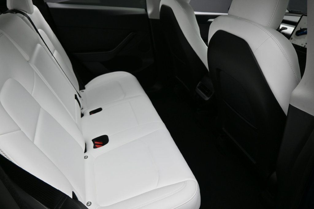Used 2024 Tesla Model Y 2WD image 29