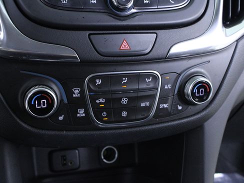 Used 2018 Chevrolet Equinox LT image 29