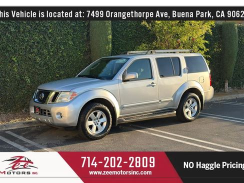 Used 2011 Nissan Pathfinder SV RWD image 12