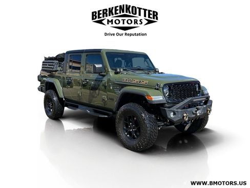 Used 2024 Jeep Gladiator Sport image 1