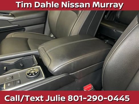 Used 2023 Nissan Pathfinder SL AWD/4WD image 31