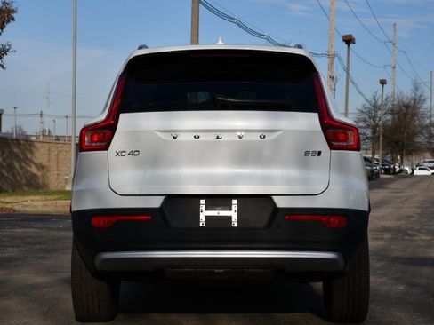 Certified 2025 Volvo XC40 B5 Plus image 6