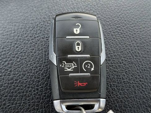 Used 2025 RAM 1500 Big Horn AWD/4WD image 31