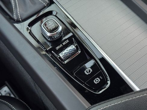 Used 2019 Volvo XC60 T5 R-Design w/ Protection Package image 29