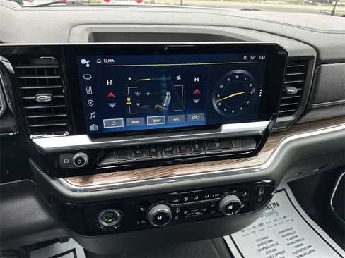 Used 2023 Chevrolet Silverado 1500 LT image 18