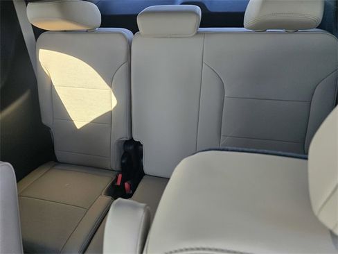 New 2026 Buick Enclave Preferred image 9