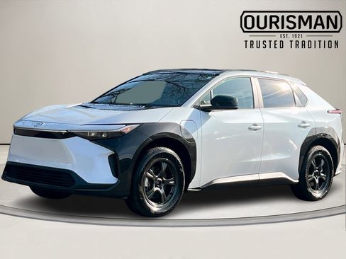 Used 2023 Toyota bZ4X XLE image 2