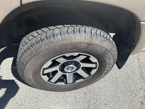 Used 2007 Toyota Sequoia SR5 image 6