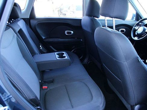 Used 2018 Kia Soul + image 16