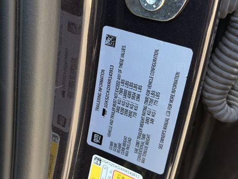 Used 2024 GMC Yukon AT4 w/ Technology Package AWD/4WD image 35
