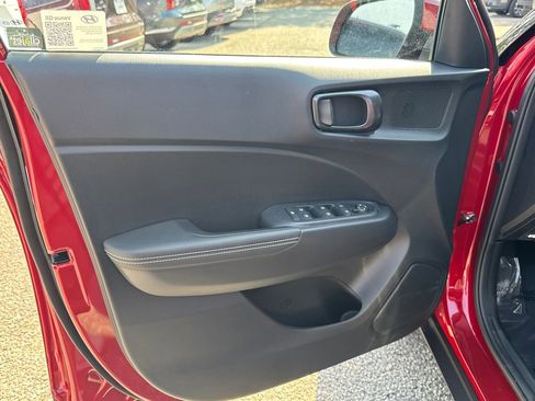 New 2025 Hyundai Venue Limited image 10