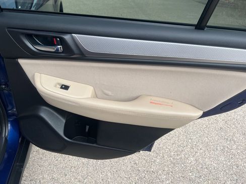 Used 2017 Subaru Outback 2.5i Premium image 19
