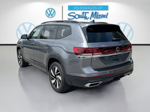 Certified 2024 Volkswagen Atlas SE w/ Panoramic Sunroof Package FWD image 5