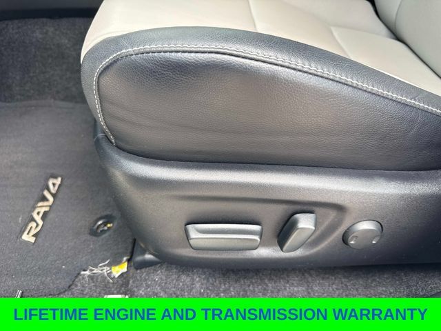 Used 2018 Toyota RAV4 Limited FWD image 21