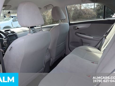 Used 2013 Toyota Corolla LE image 19