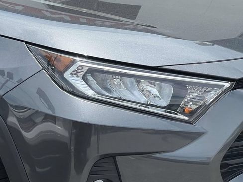 Used 2020 Toyota RAV4 XLE Premium FWD image 9