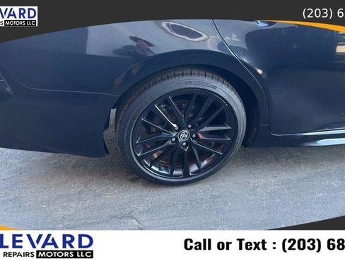 Used 2019 Toyota Camry XSE image 11