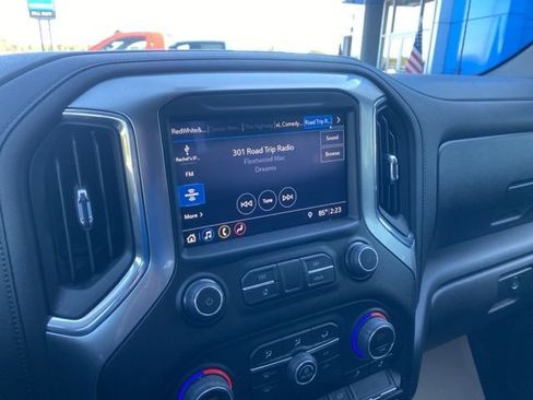 Used 2019 Chevrolet Silverado 1500 RST image 12