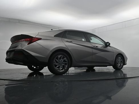 Used 2024 Hyundai Elantra SEL FWD image 23