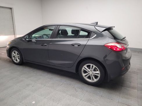 Used 2017 Chevrolet Cruze LT FWD image 3