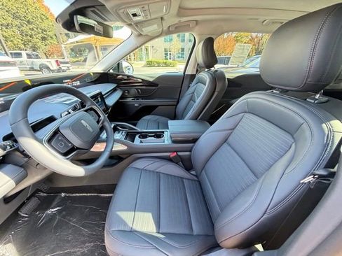 New 2026 Lincoln Nautilus Reserve w/ Jet Appearance Package image 15