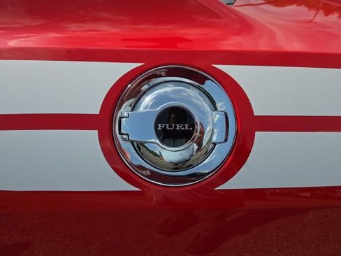 Used 2010 Dodge Challenger R/T image 27