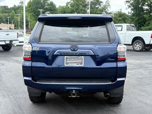 Used 2021 Toyota 4Runner SR5 AWD/4WD image 28