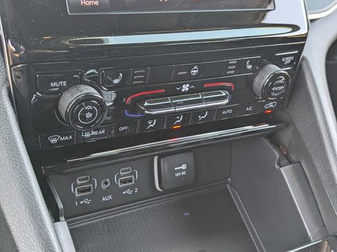 New 2025 Jeep Grand Cherokee L Altitude image 19