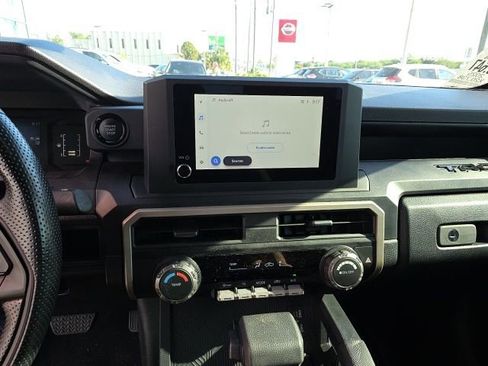 Used 2025 Toyota Tacoma SR image 17